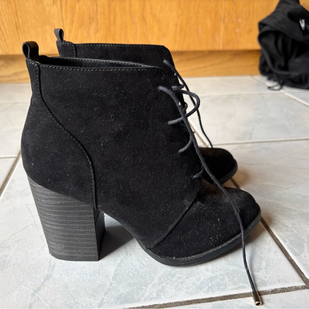 Call it spring heels size 8.5US